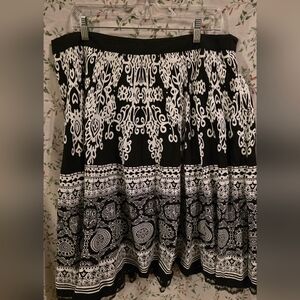 Black and White Patterned Women's Skirt